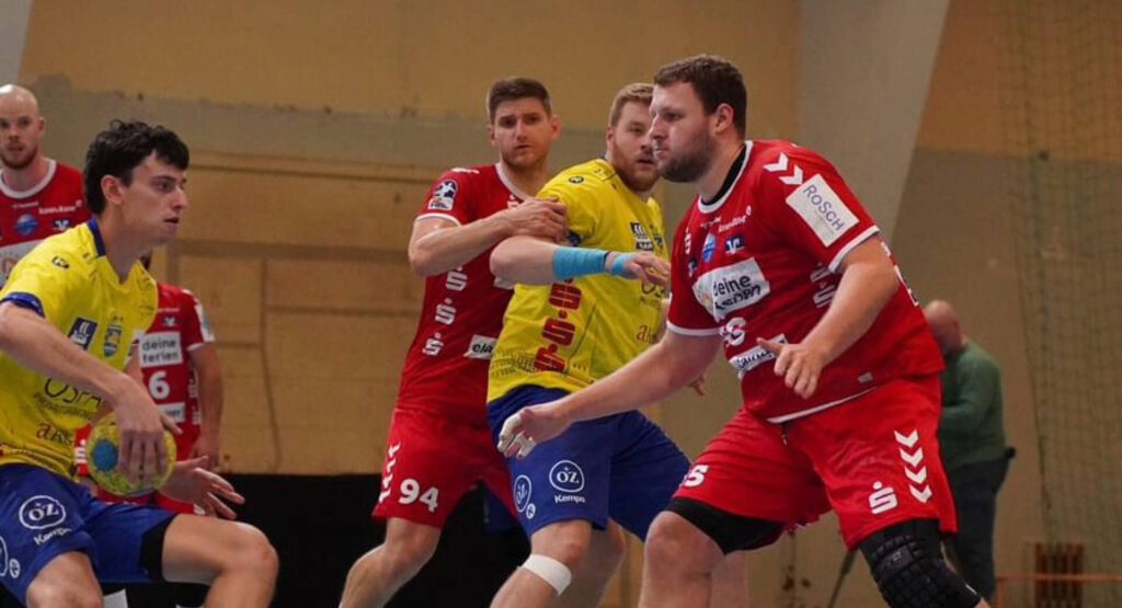 Das Bild zeigt eine Szene aus dem Spiel HC Empor Rostock vs. HSG Nordhorn-Lingen.